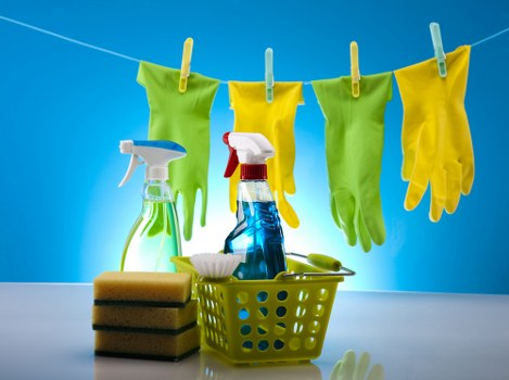 Deep carpet cleaning equipment lifting dirt and allergens from carpet fibers